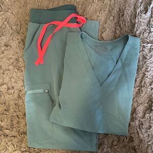 FIGS, hydrogreen S Casma 3-pocket top + S yola bottoms, gently used